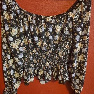 Floral Top Size: M
